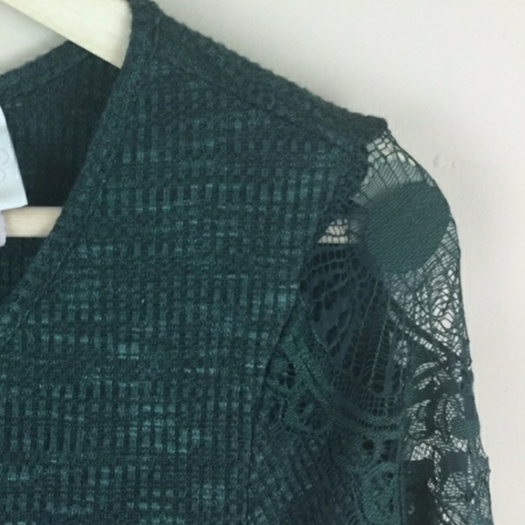 Knox Rose lace sleeve top in dark green. - Picture 6 of 7